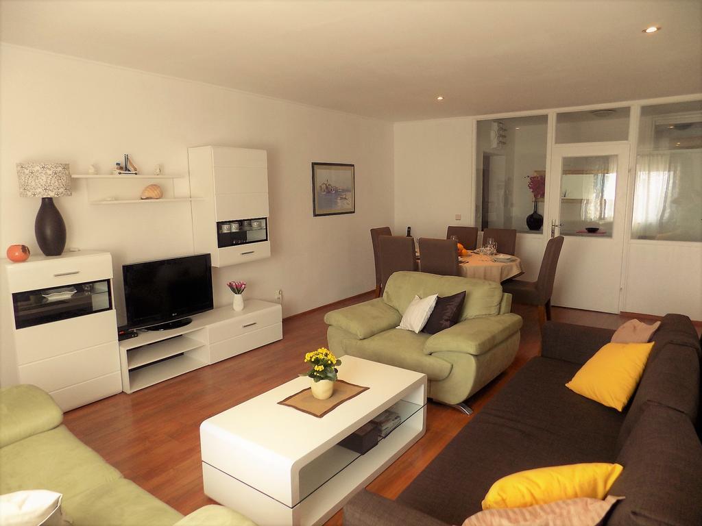 Apartment Anamarija ニヴィーチェ エクステリア 写真